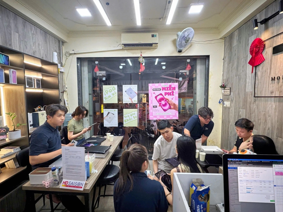 Khách CN Tân Phú 1.5
